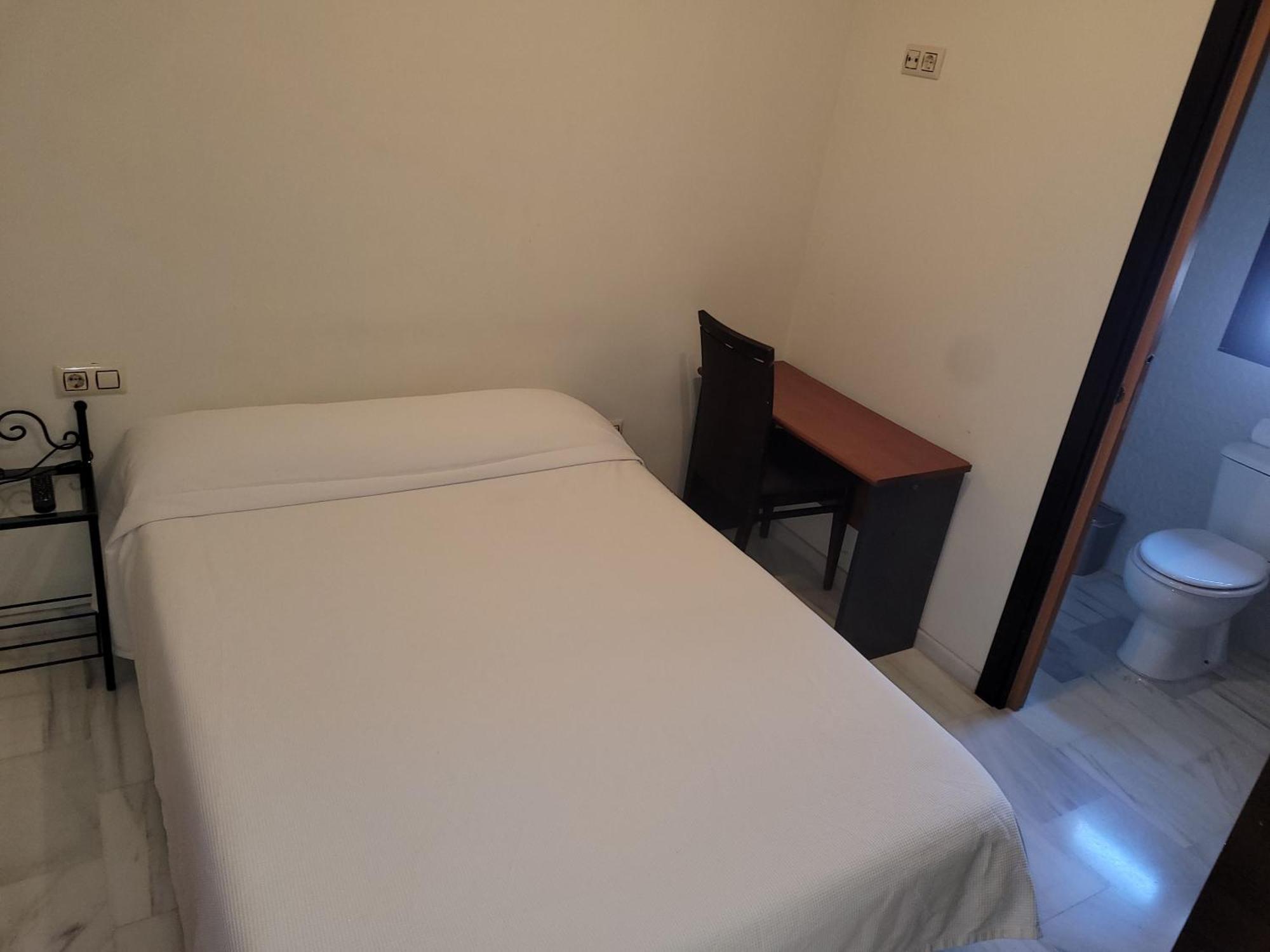 Hostal El Pasaje Puente Genil Kültér fotó