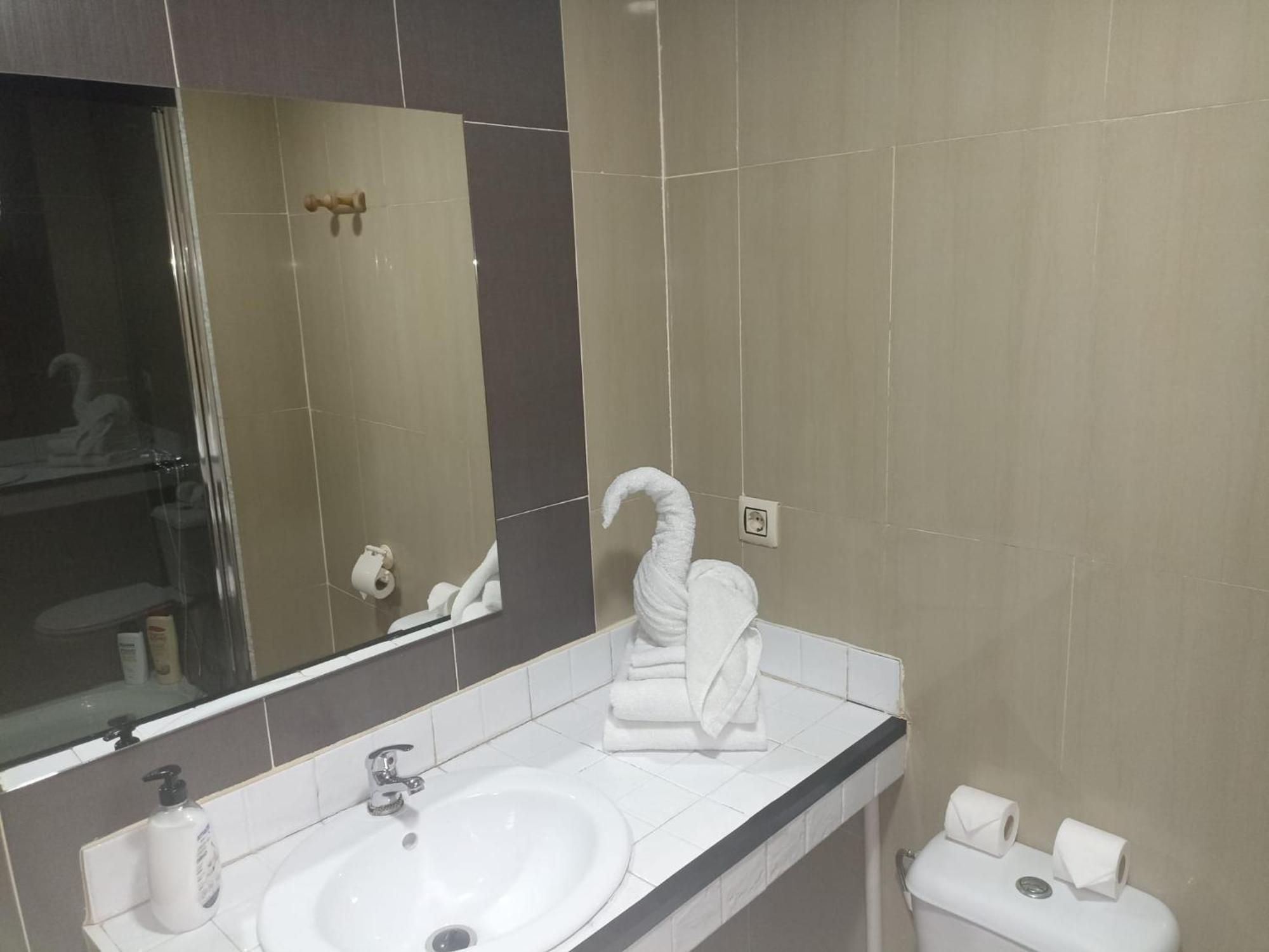 Hostal El Pasaje Puente Genil Kültér fotó