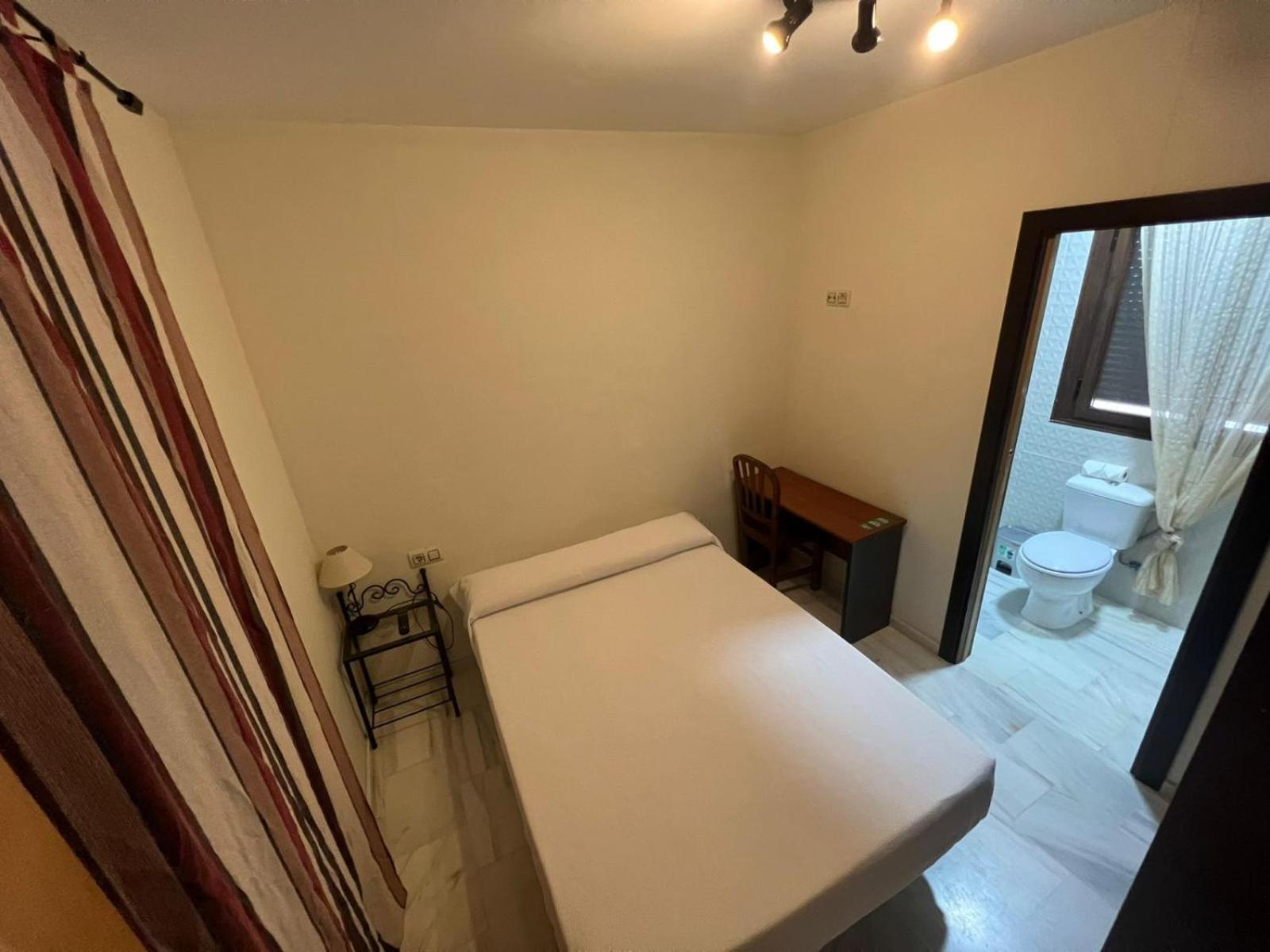 Hostal El Pasaje Puente Genil Kültér fotó