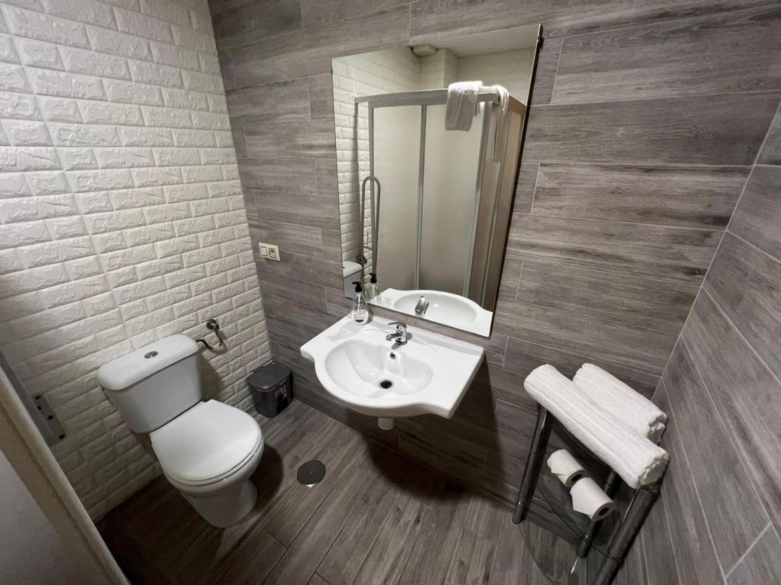 Hostal El Pasaje Puente Genil Kültér fotó