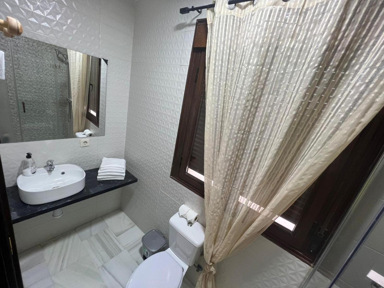 Hostal El Pasaje Puente Genil Kültér fotó