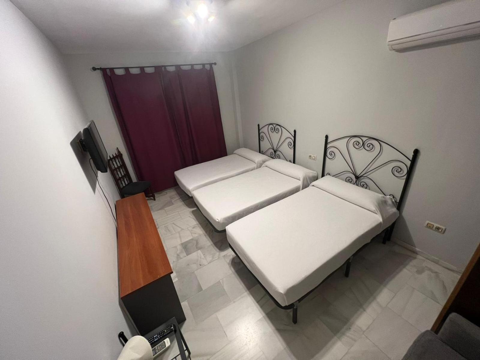 Hostal El Pasaje Puente Genil Kültér fotó